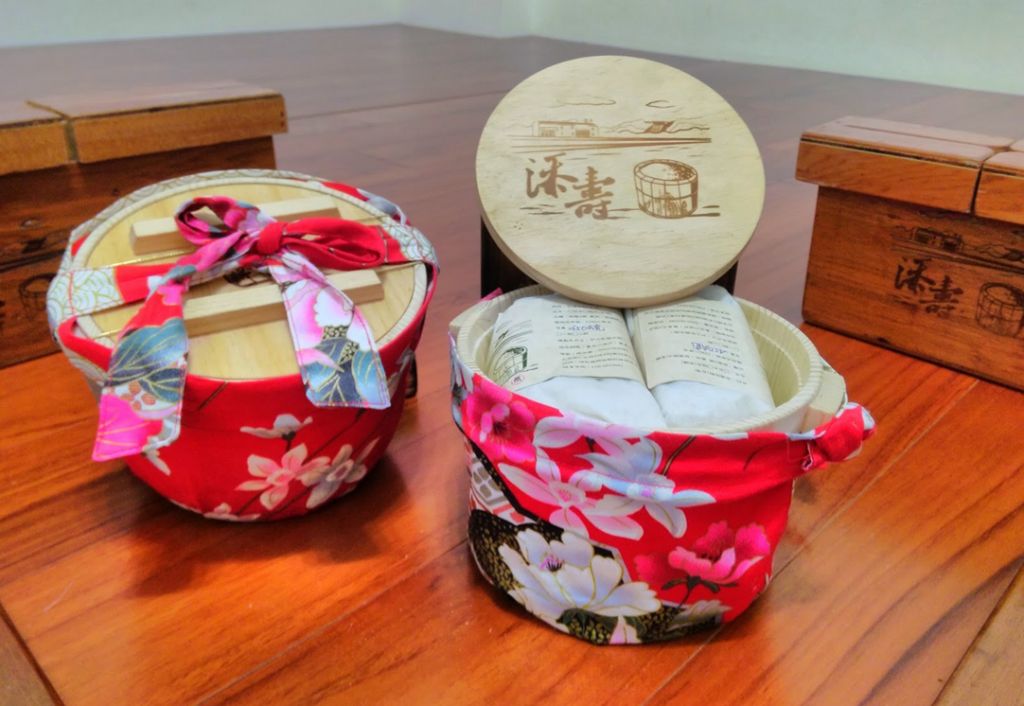 精選添壽有機香米禮盒 。 