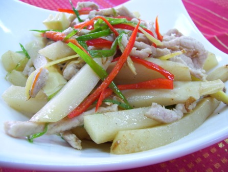 綠竹筍 - 簡單料理就可以很好吃  竹筍炒肉絲