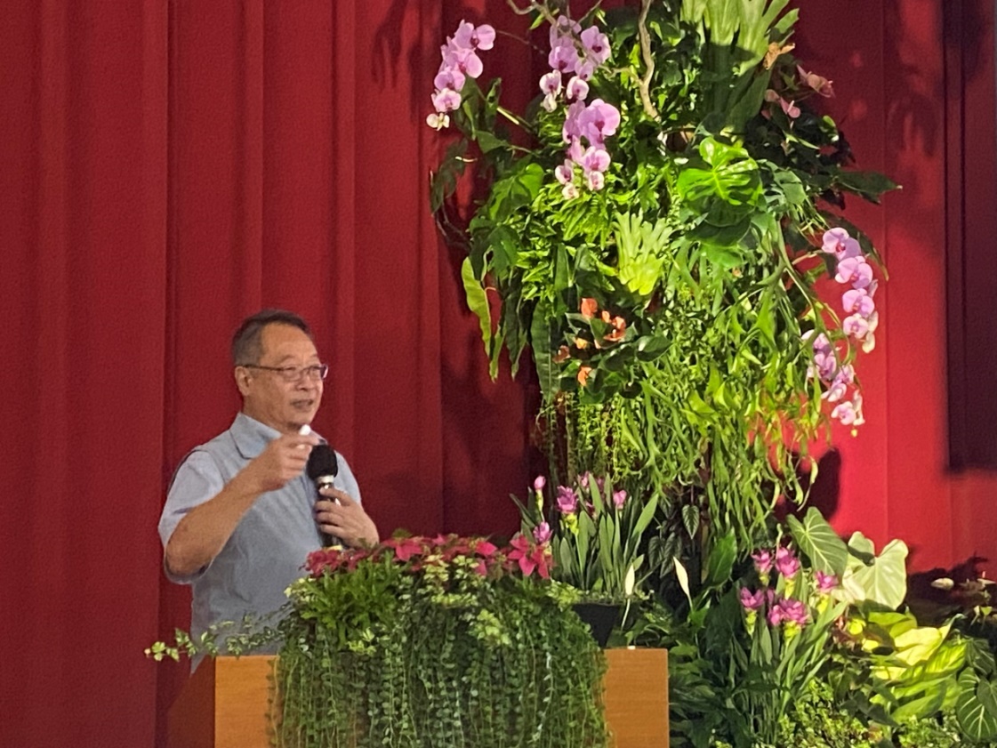 圖4.研討會特別邀請本場傅仰人副場長以「北部盆花產業近 30 年演變及展望」為題進行專題演講。