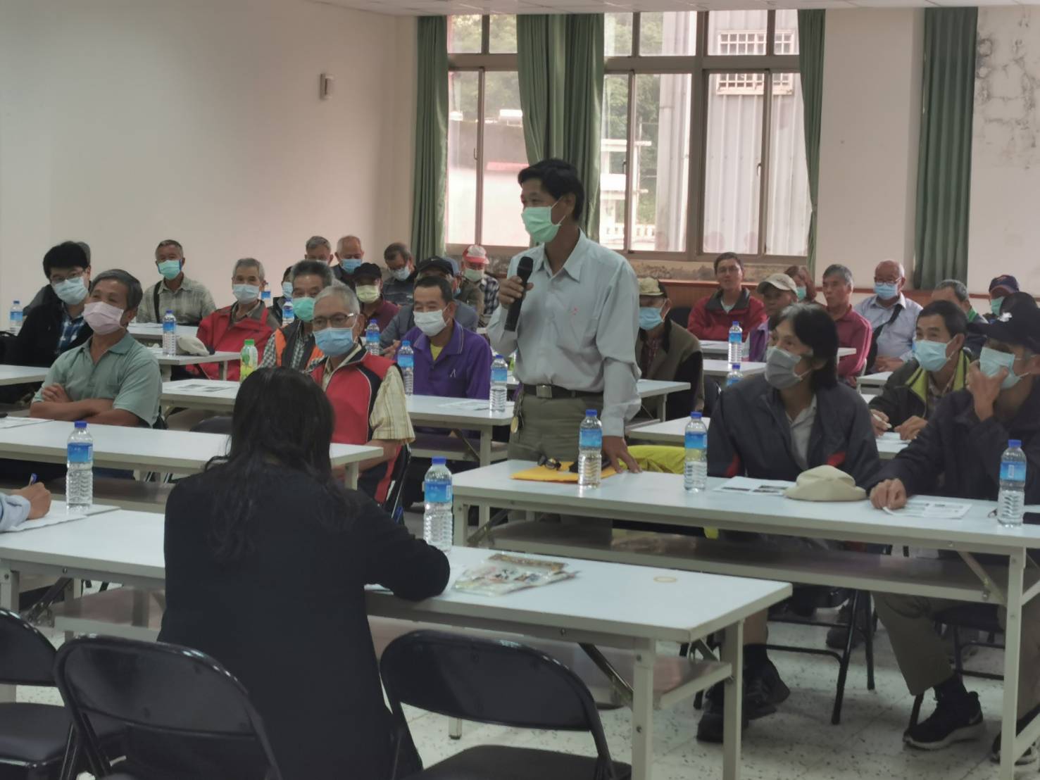 瑞芳地區農會山藥產銷班葉俊郎班長提出水塔如何補助問題。