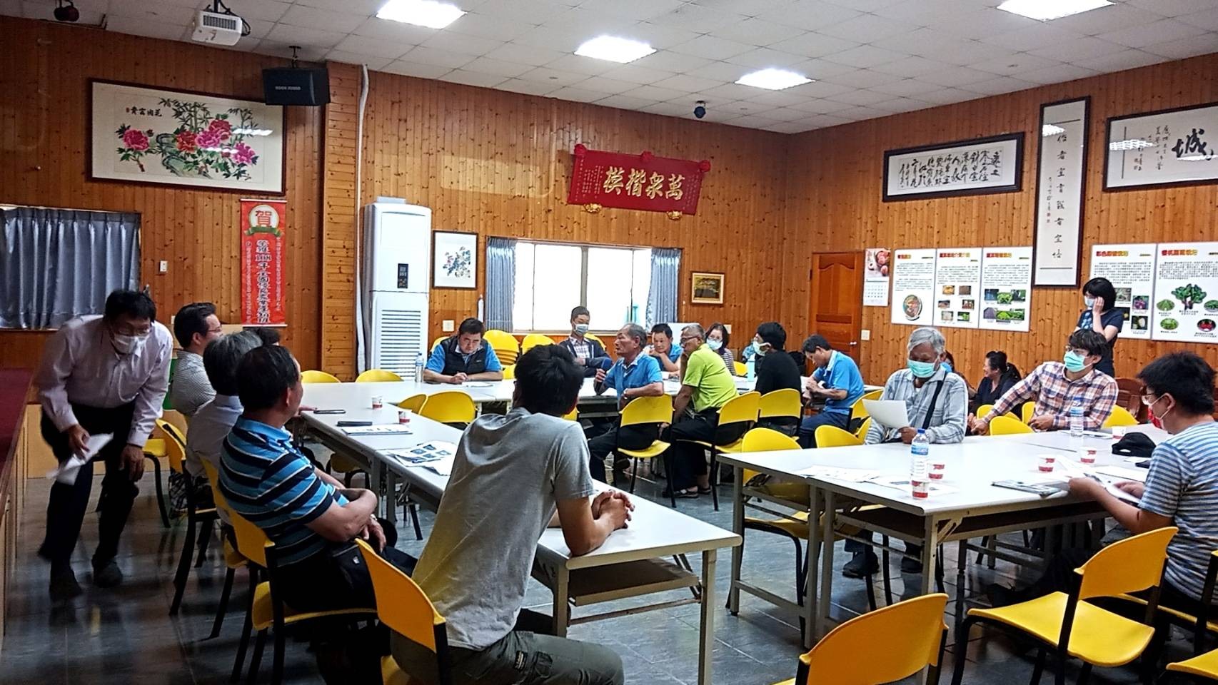 仙草產銷班第1班班員周宗錦提出管路補助年限等問題。