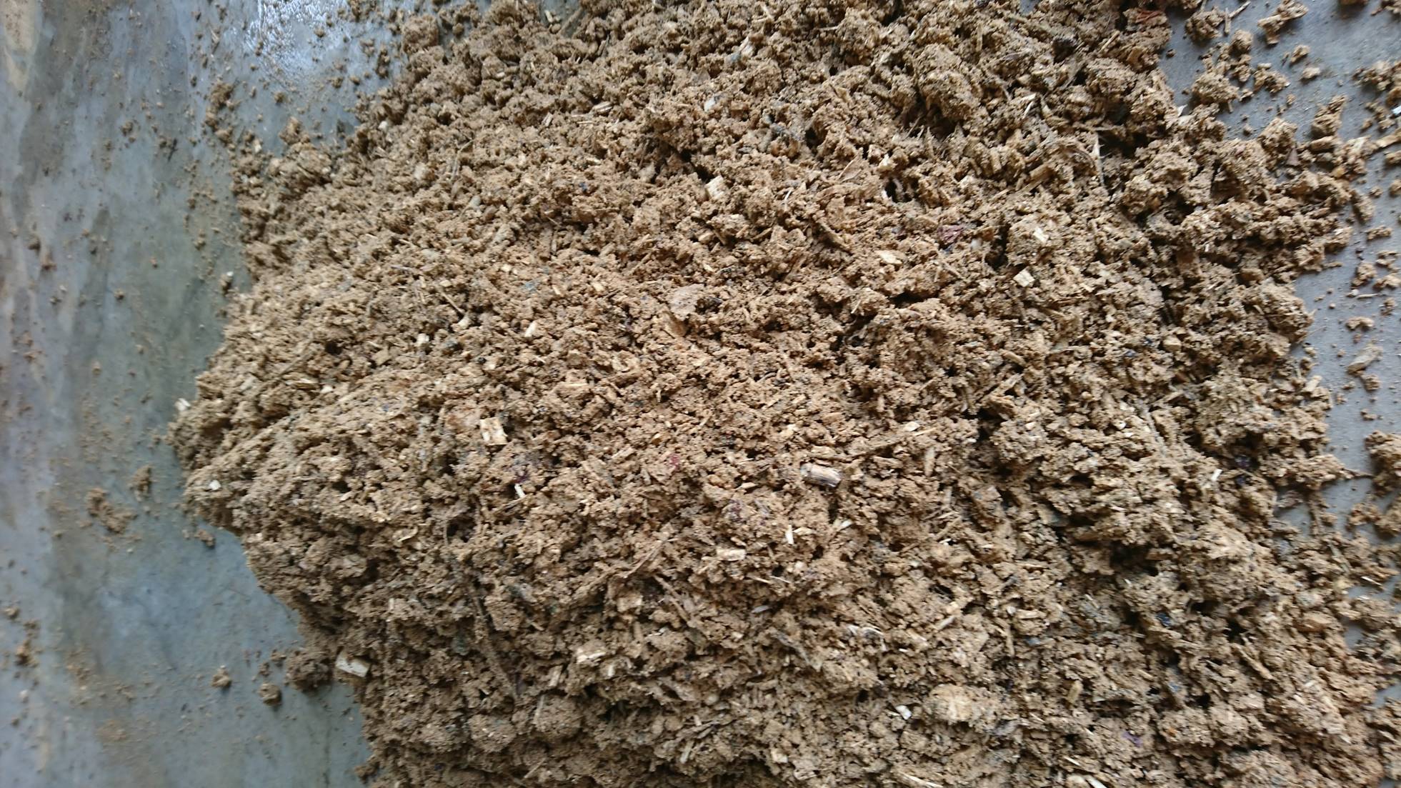 利用米糠作為堆肥原料。