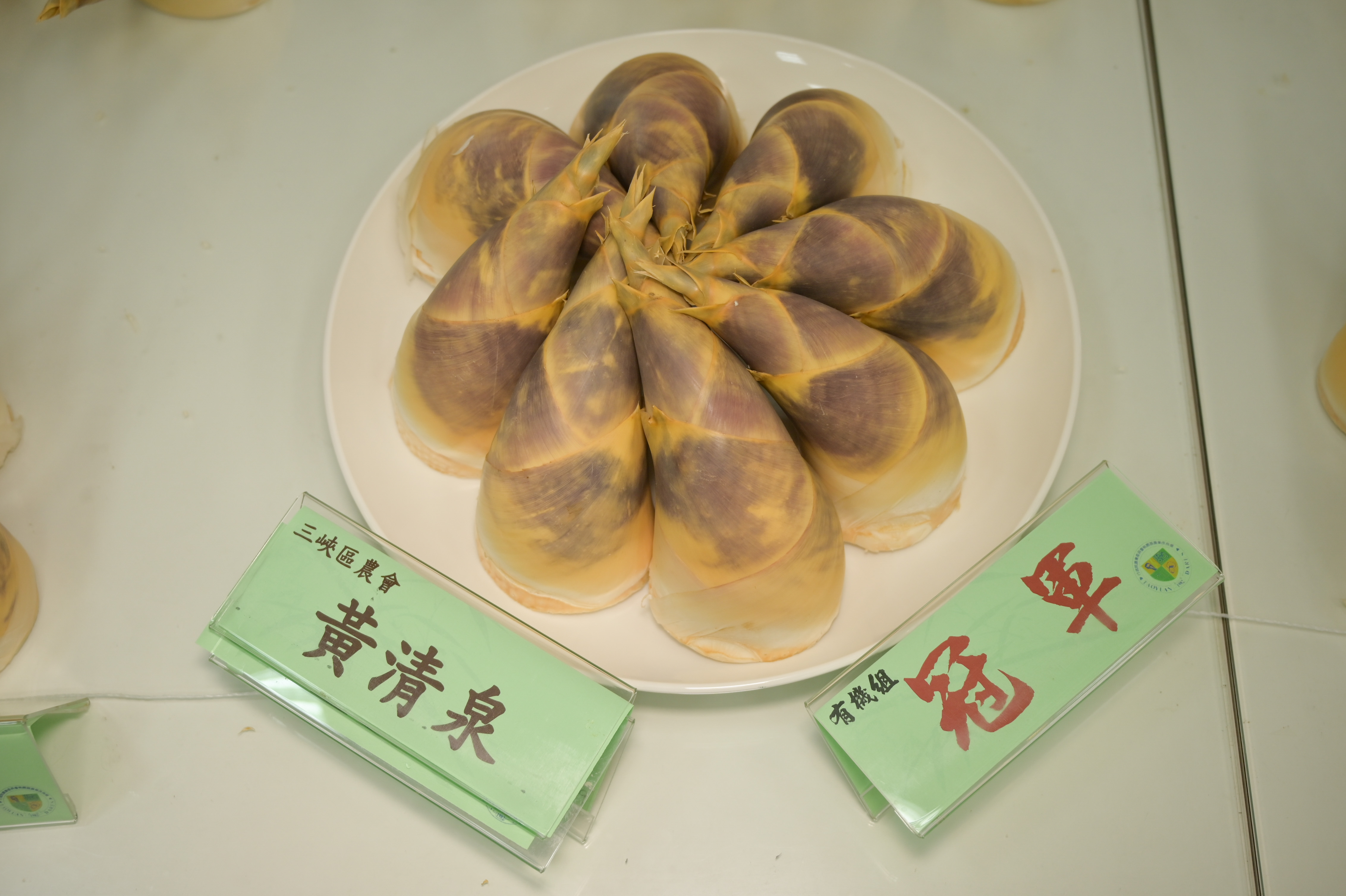 新北市三峽區黃清泉農友獲選為有機驗證組冠軍。(圖/陳昱菱)