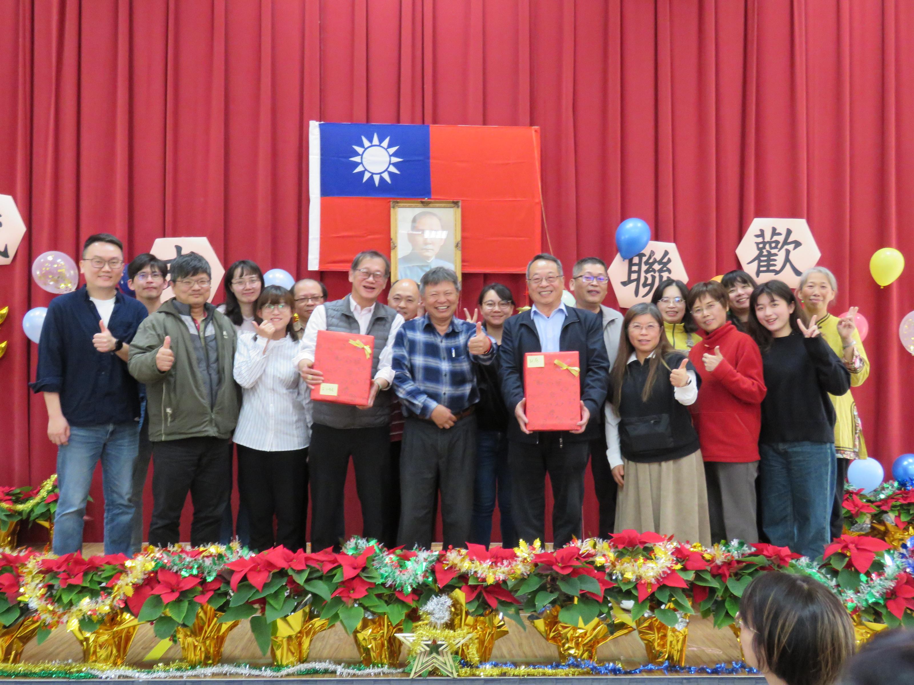 圖3.本場推廣科全體同仁與傅仰人副場長、莊浚釗分場長合影。