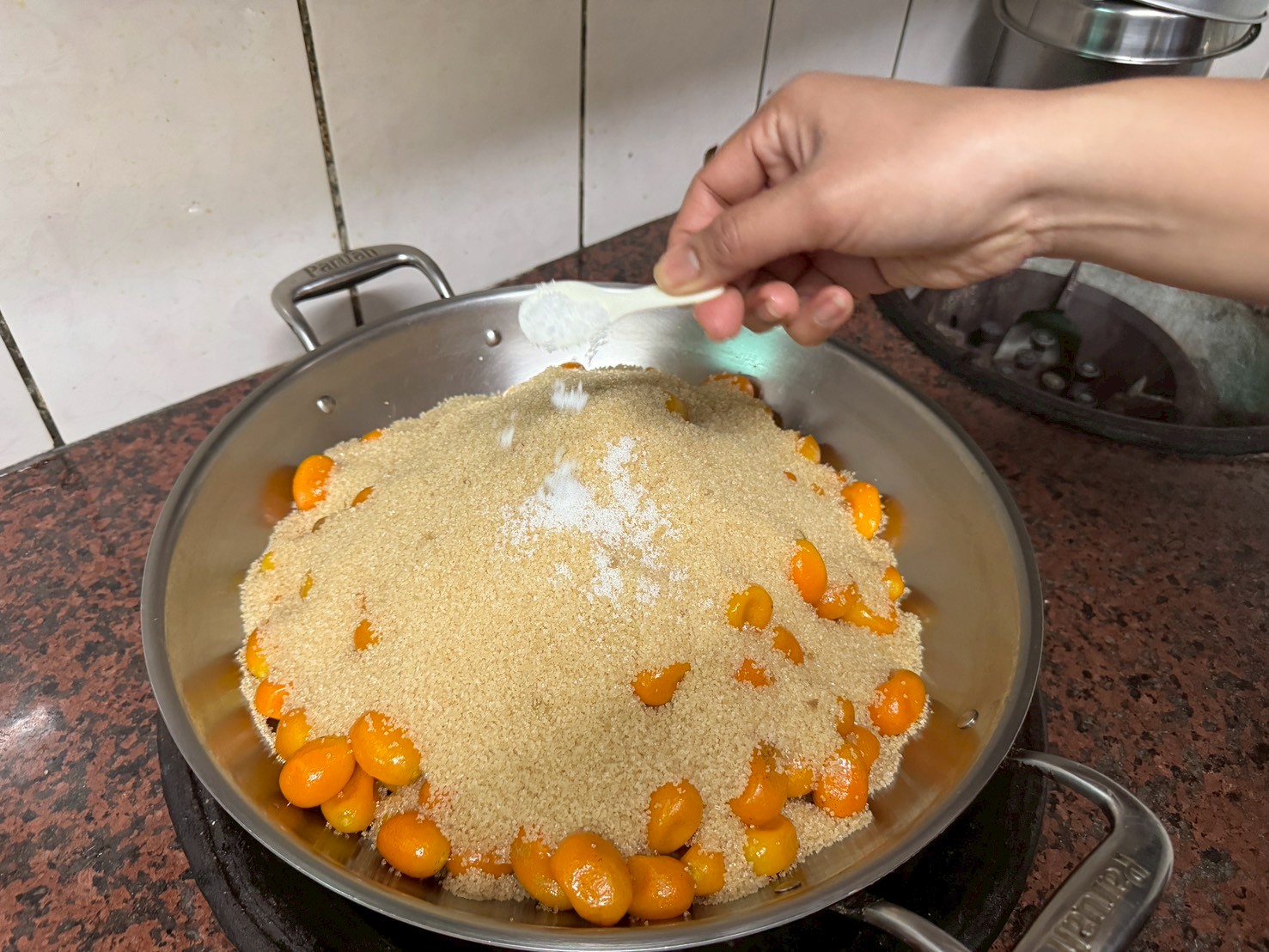 圖11.加入1小匙食鹽。